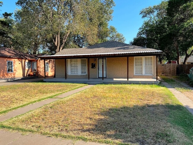 Building Photo - 2706 25th St Rental