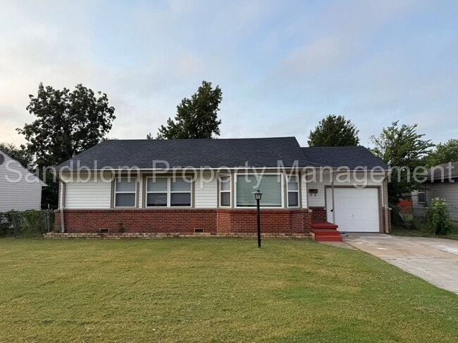 Building Photo - For Lease | Midtown Tulsa | Available Now! Rental