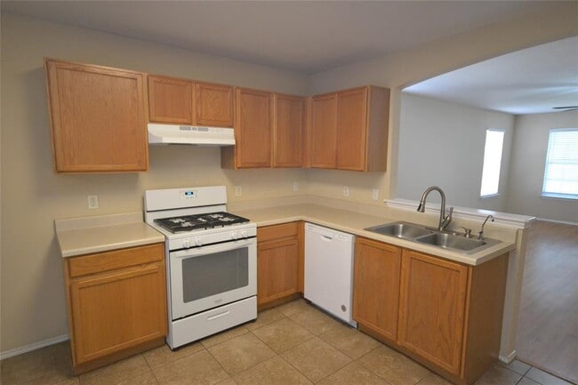 Photo - 200 Lombard Dr