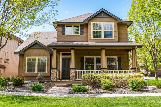 Building Photo - 994 E Winding Creek Dr