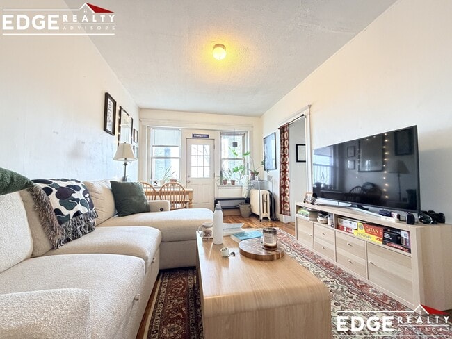 Photo - 264 Kelton St Unit 11