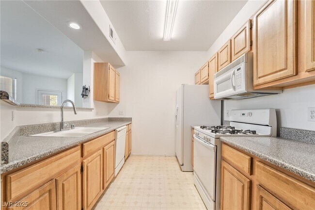 Photo - 8555 W Russell Rd Unit 2011