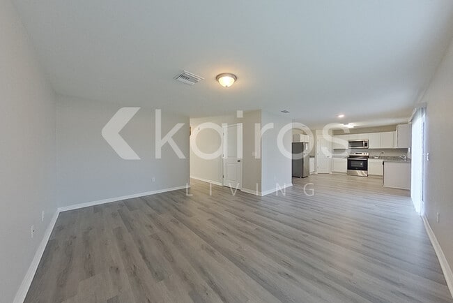 Photo - 226 Shadow St NW