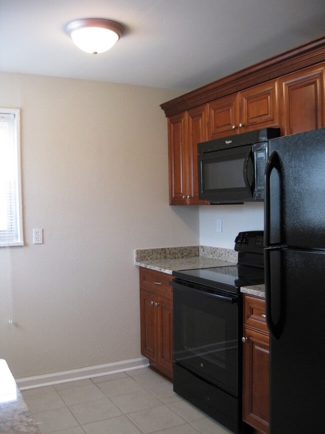 327/329 Woodview Ave