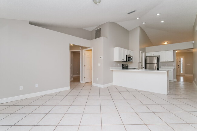 Photo - 1540 Chepacket St