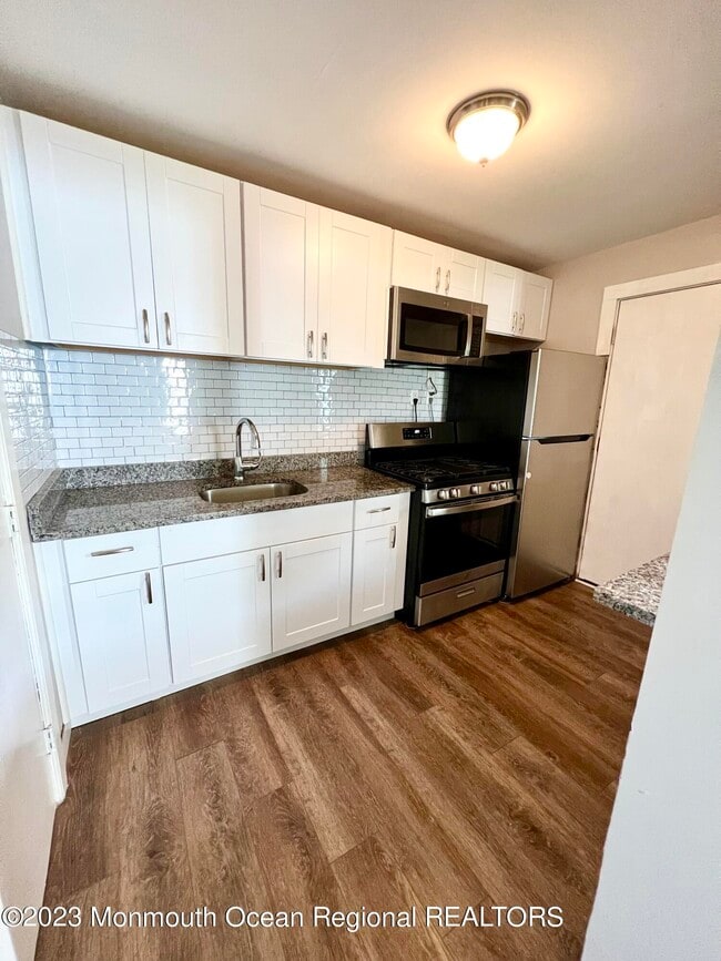 Photo - 614.5 Ocean Park Ave