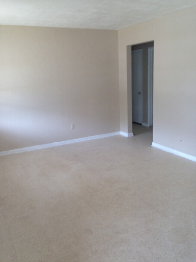 Photo - 3 Bed 1 Bath Home | Single Car Garage and ...