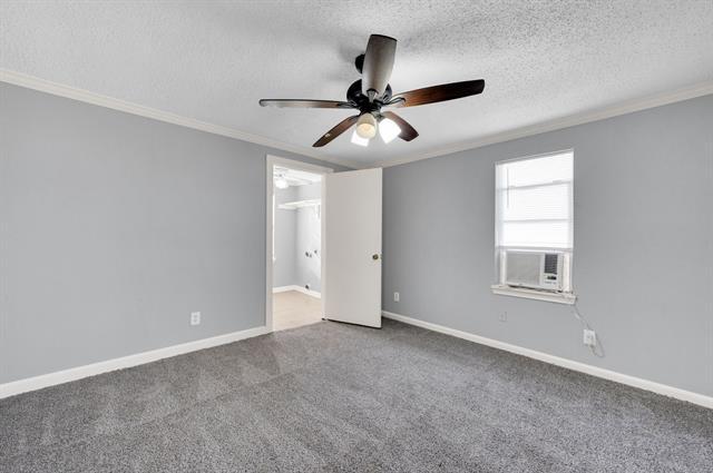 Photo - 412 E Avenue F