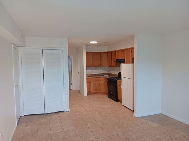 Building Photo - 5304 Jackson St Unit 1