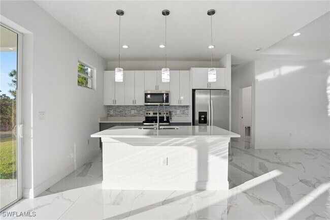 Photo - 406 Genoa Ave S