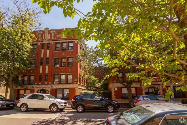 815-823 W Bradley Pl - 815-823 W Bradley Pl Apartments