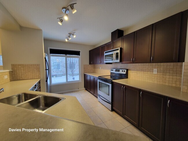 Photo - 1804-1870 70 St SW