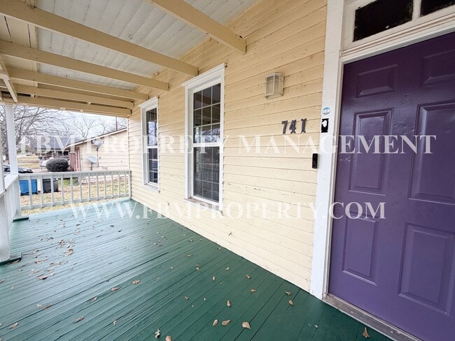 Photo - 741 W Park Ave