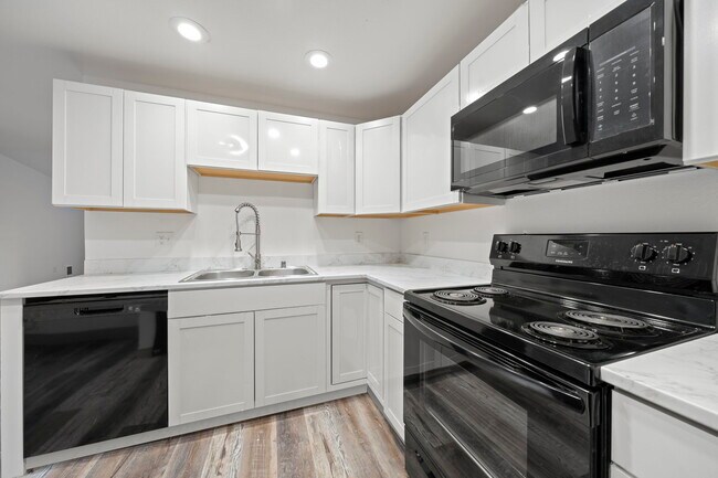 Photo - Pointe West Apartments | Port Orchard, WA