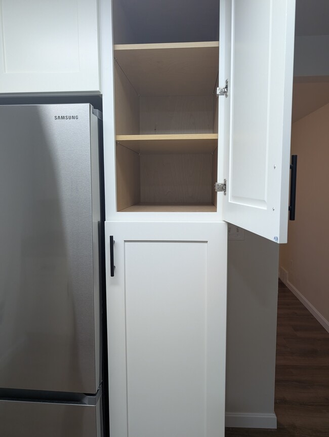 Spacious pantry - 469 Reed St