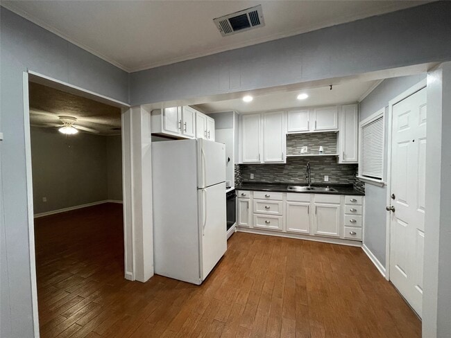 Photo - 2619 Oleander Dr