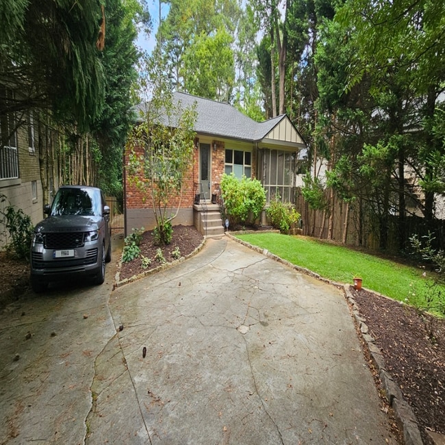 Building Photo - 1666 Briarcliff Rd NE Rental