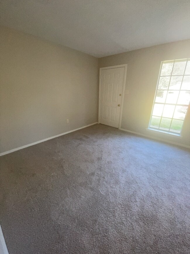 Photo - 327 Grover Cleveland Cir