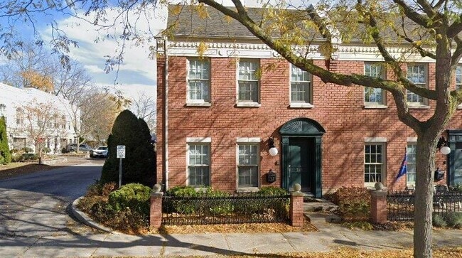 Building Photo - 148 Hibernia St