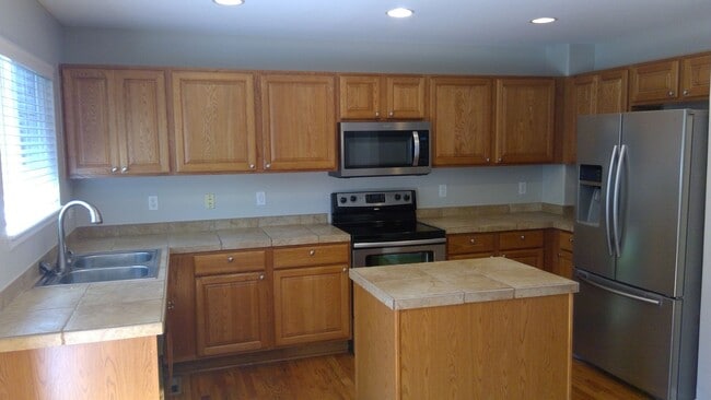 Photo - Single family 4 bed 3 bath for rent