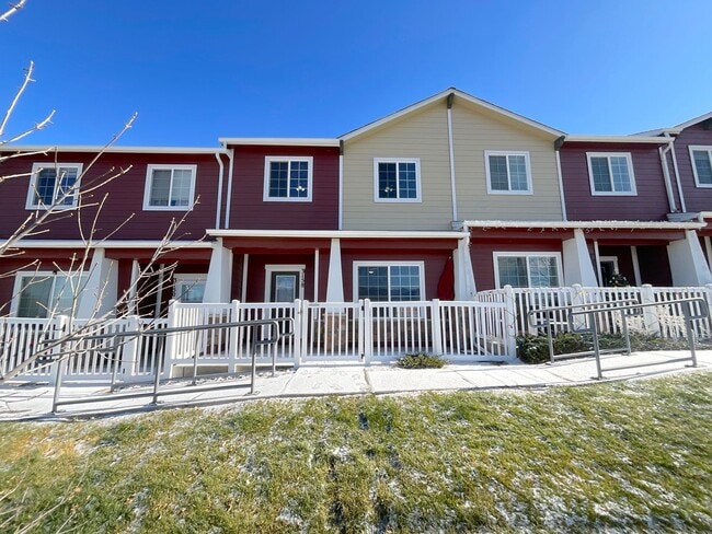 Building Photo - 3 Bedroom Townhome Available Near Hancock Expy & S Powers Blvd!