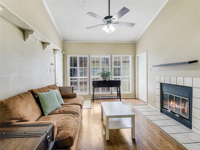 Photo - 807 W 25th St Unidad 203