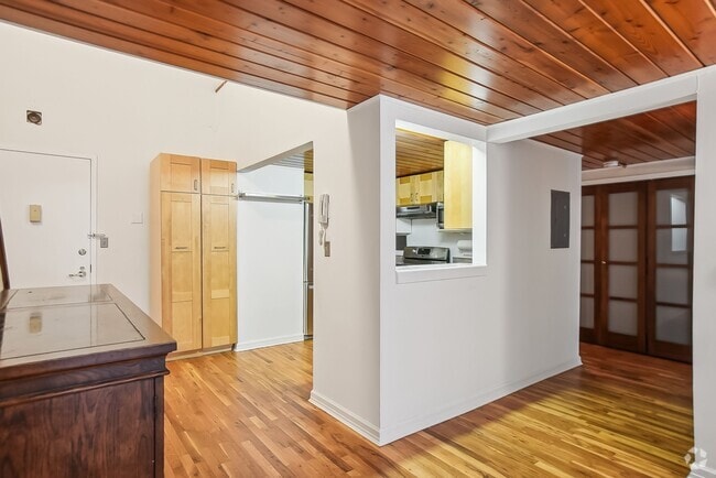 Building Photo - 205 10th St Unit 2H Rental