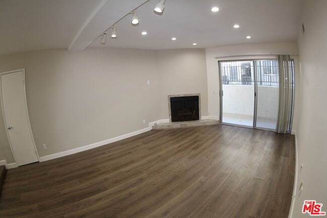 Building Photo - 1515 S Beverly Dr Unit 209 Rental