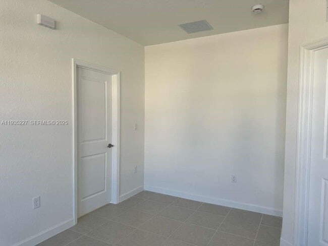 Photo - 2240 SE 30th St Unit 1