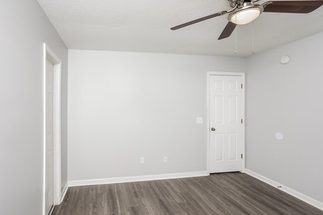 Photo - 612 Summerhill Dr