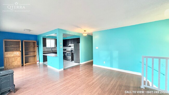 Photo - 104 Capreol Crt