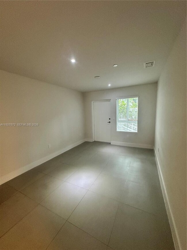 Photo - 2555 NE 193rd St Unit 2116