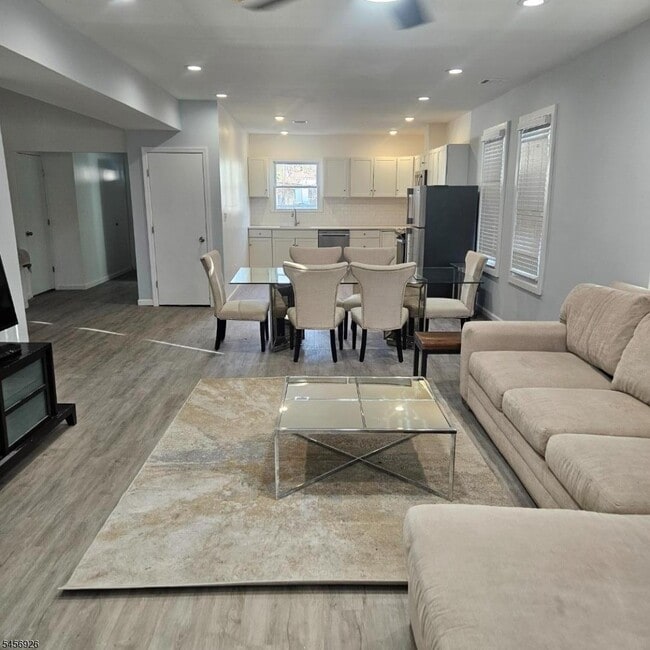 Photo - 314 N Park St