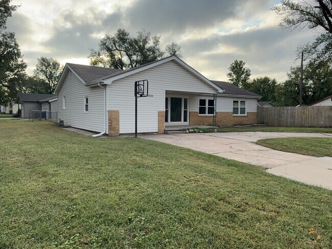 "Charming 3-Bedroom Home with 2 Full Baths and 1580 Sq Ft of Living Space in Wichita!"