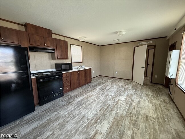 Building Photo - 12120 Cactus Dr