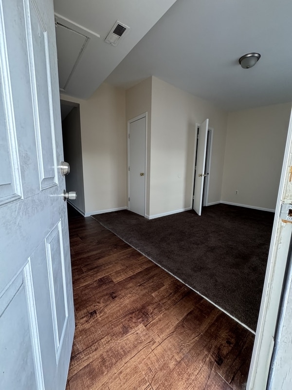 Photo - 1323 E 10th St