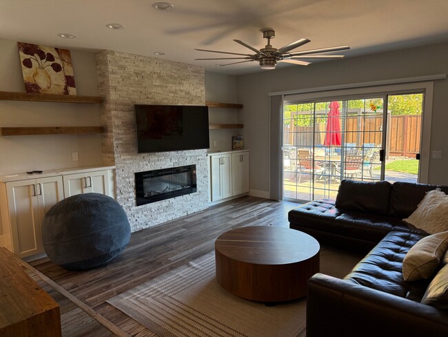 Photo - 776 Tiffany Pl