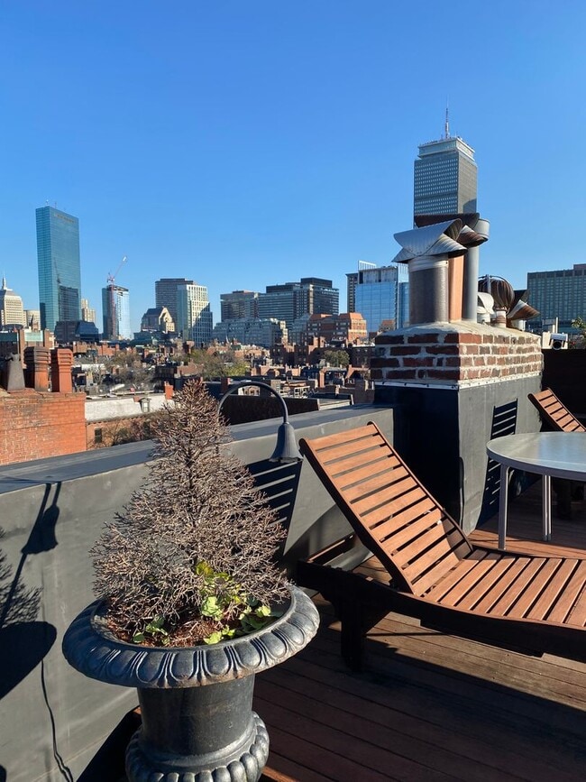 Building Photo - Charming Back Bay Studio with Common Roof Deck on Beacon Street!