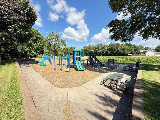 415 Belle Aire Dr