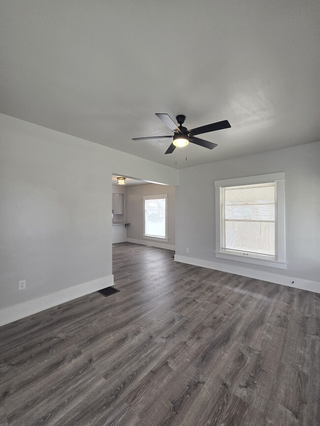 Photo - 250 Millwood N