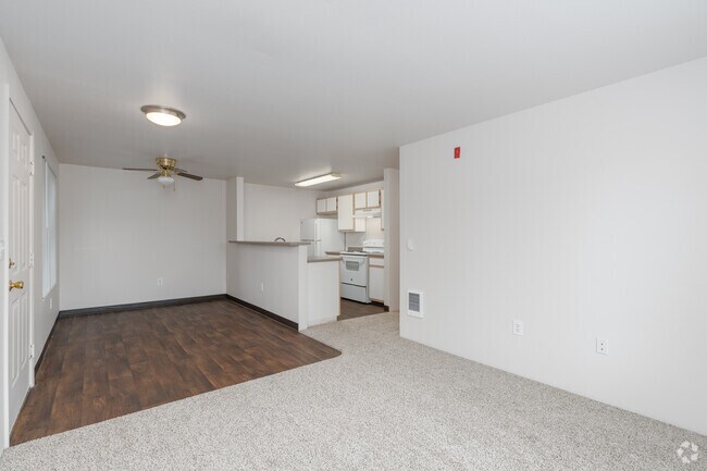 2BR, 2BA - 875SF - Living Room - Bethany Meadows