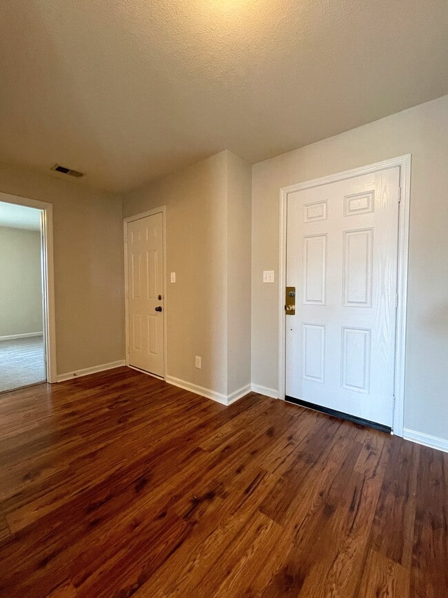 Photo - 3412 Castlecreek Dr SW