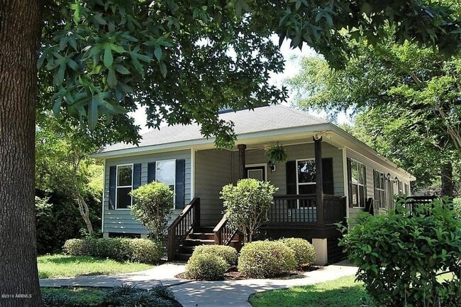 8 Lagaree Ct