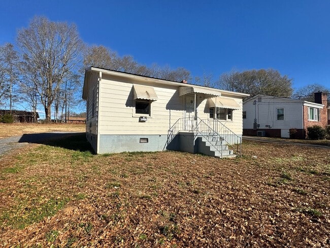 Building Photo - 2/1 in City of Shelby