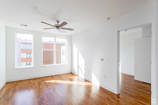 2 BR, 2 BA - 932 SF