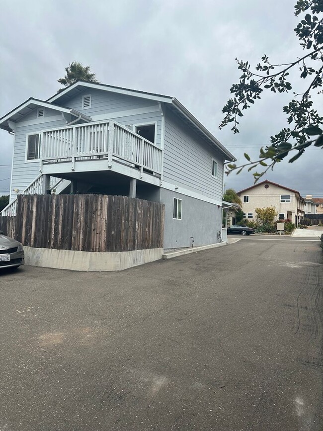 Building Photo - 1258 Ramona Ave Unit B