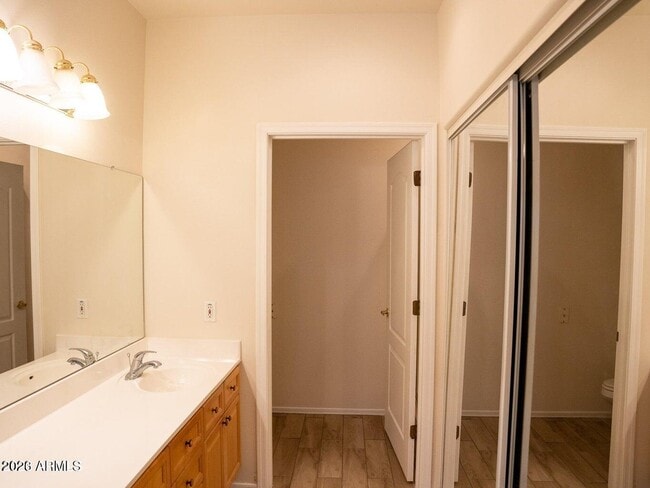 Photo - 4200 N 82nd St Unidad 1002