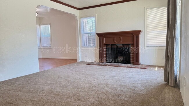 Photo - 408 W 8th St