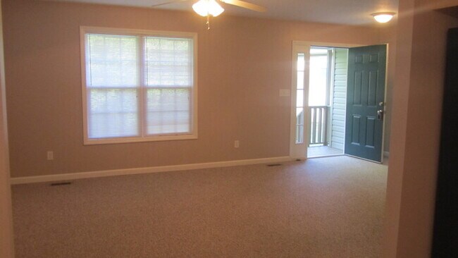 Great Location to School, Restaurants and ...