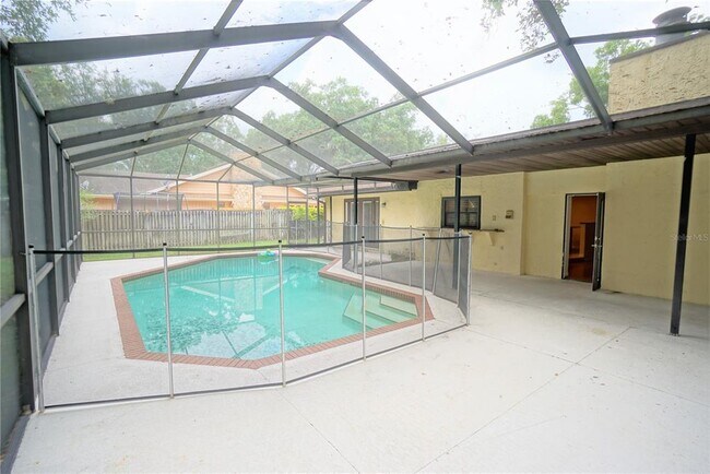 Photo - 15903 Dover Cliffe Dr